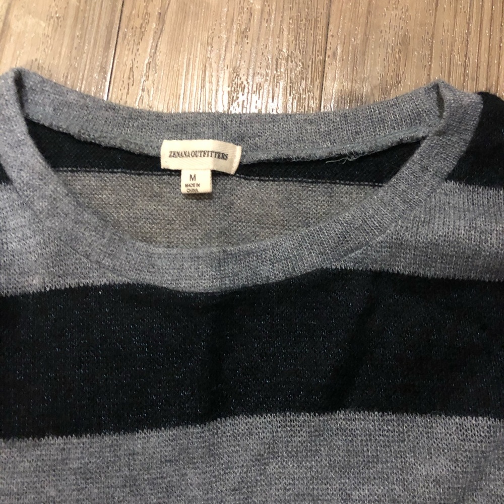 Lightweight Sweater - Picture 2 of 2